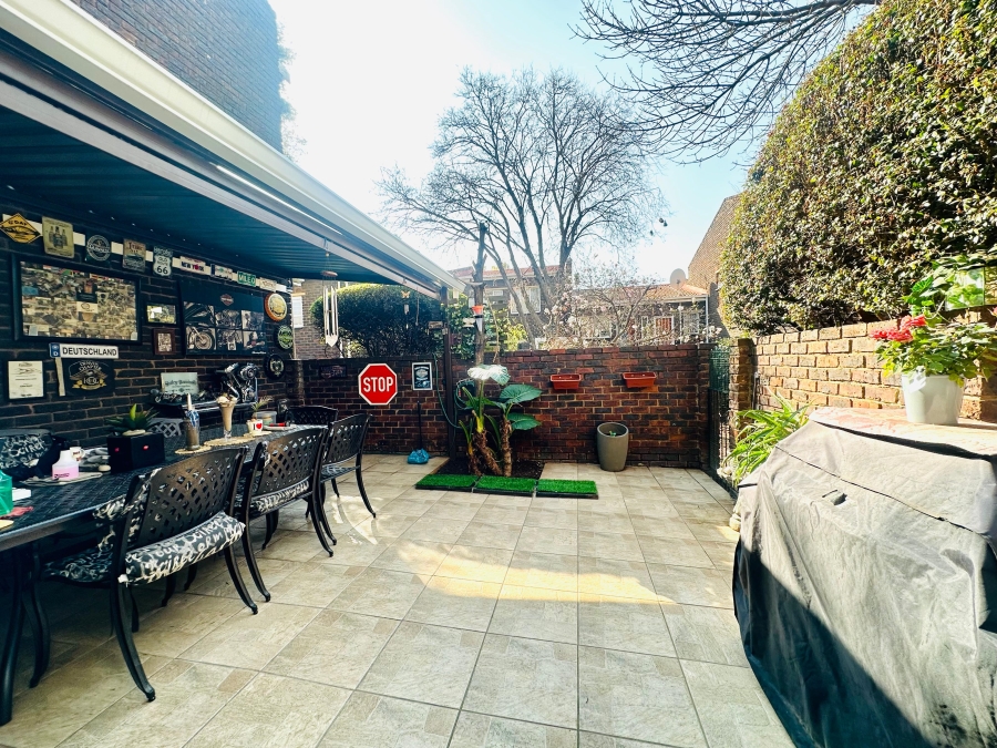3 Bedroom Property for Sale in Brackenhurst Gauteng