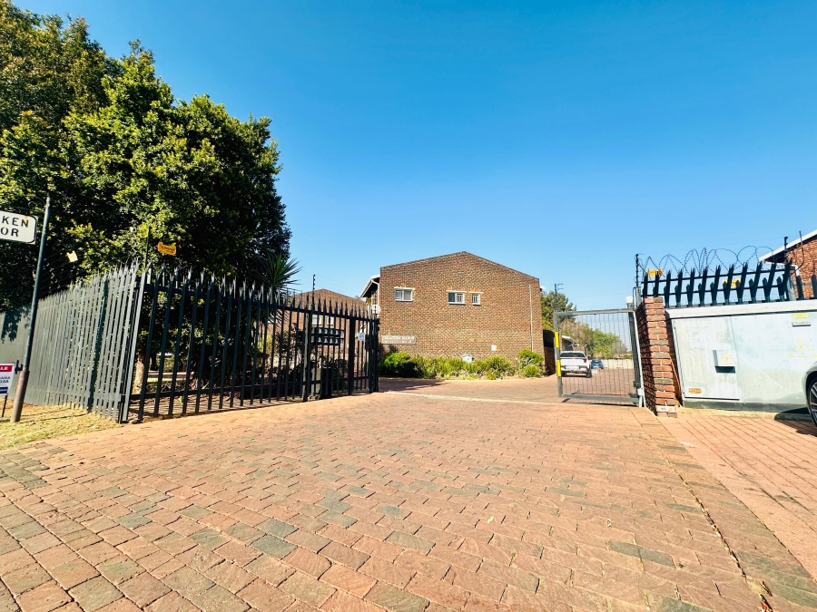 3 Bedroom Property for Sale in Brackenhurst Gauteng