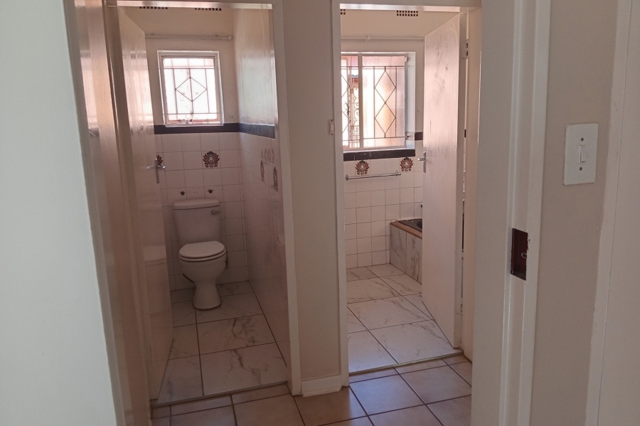To Let 2 Bedroom Property for Rent in Lombardy Gauteng