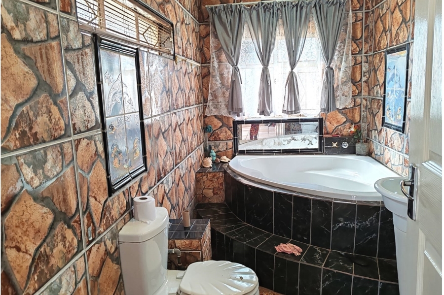 4 Bedroom Property for Sale in Homelands Gauteng