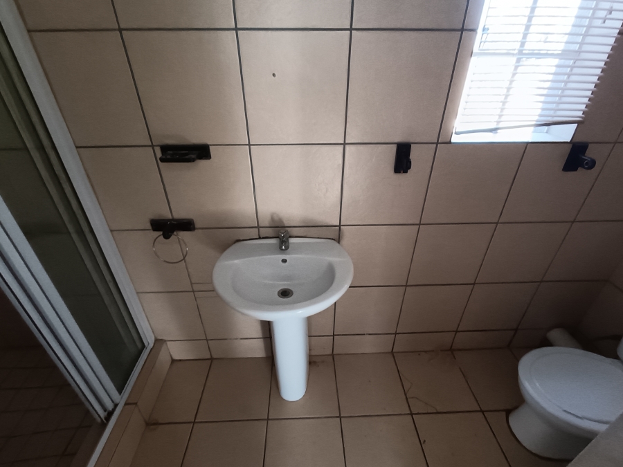 To Let 5 Bedroom Property for Rent in Van Riebeeck Park Gauteng
