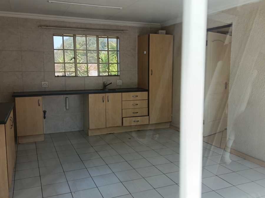 To Let 5 Bedroom Property for Rent in Van Riebeeck Park Gauteng