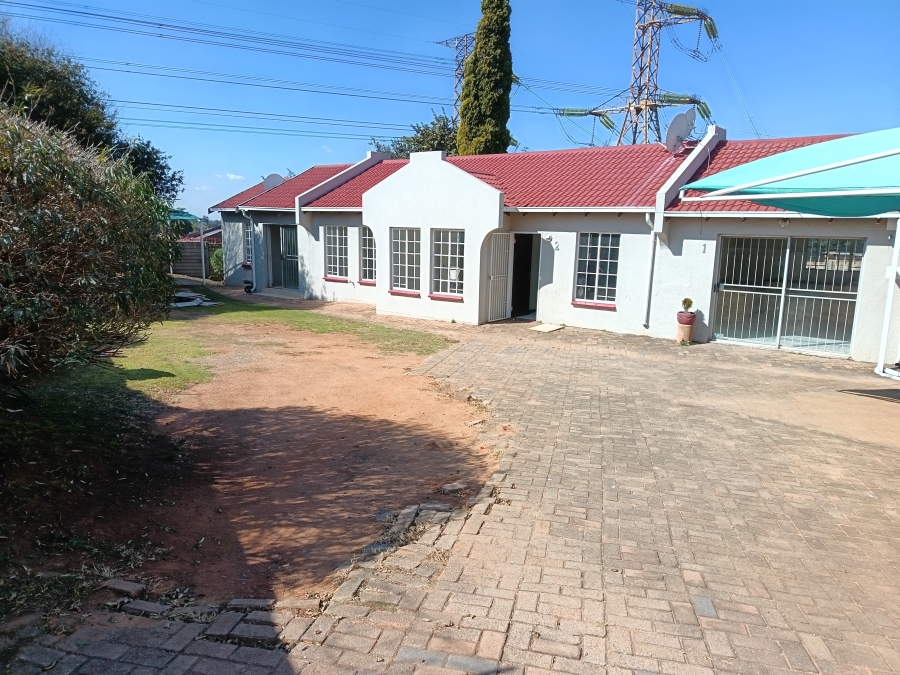 To Let 5 Bedroom Property for Rent in Van Riebeeck Park Gauteng