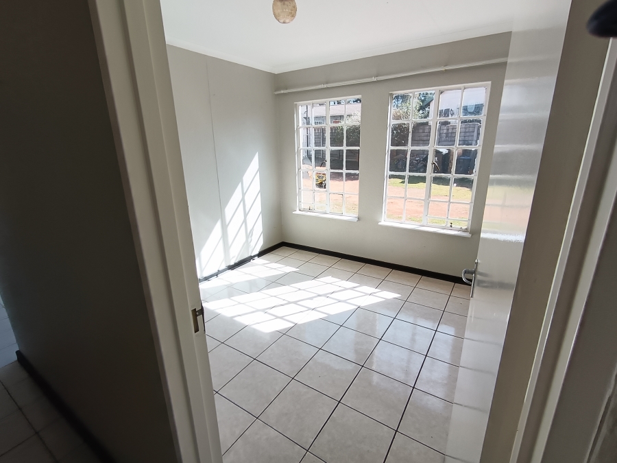 To Let 5 Bedroom Property for Rent in Van Riebeeck Park Gauteng