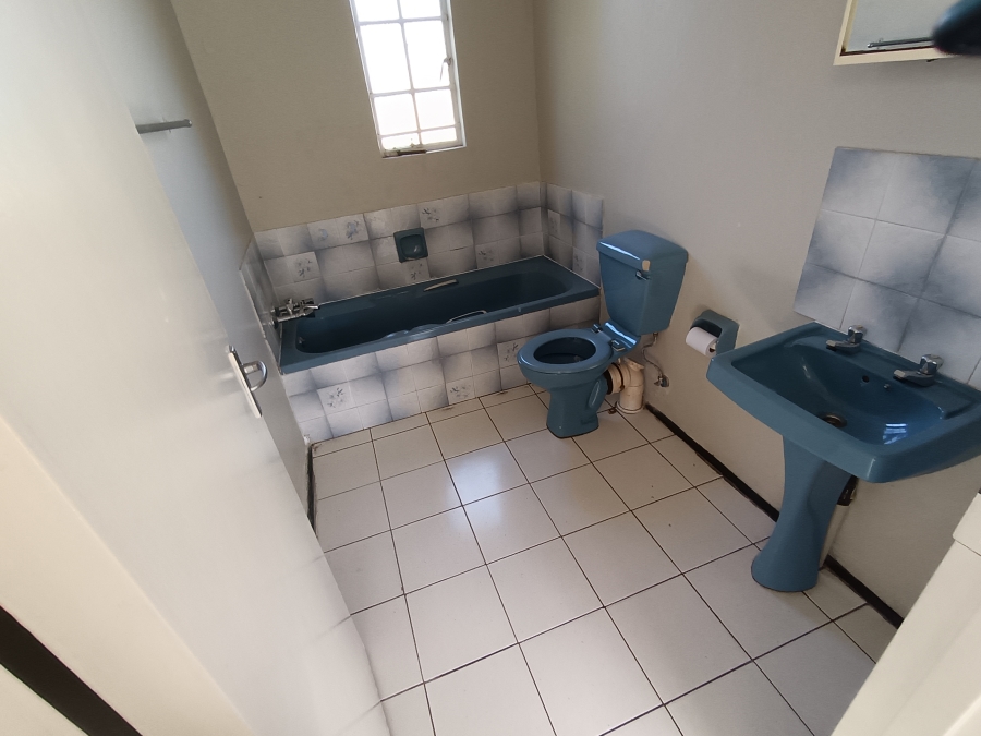 To Let 5 Bedroom Property for Rent in Van Riebeeck Park Gauteng