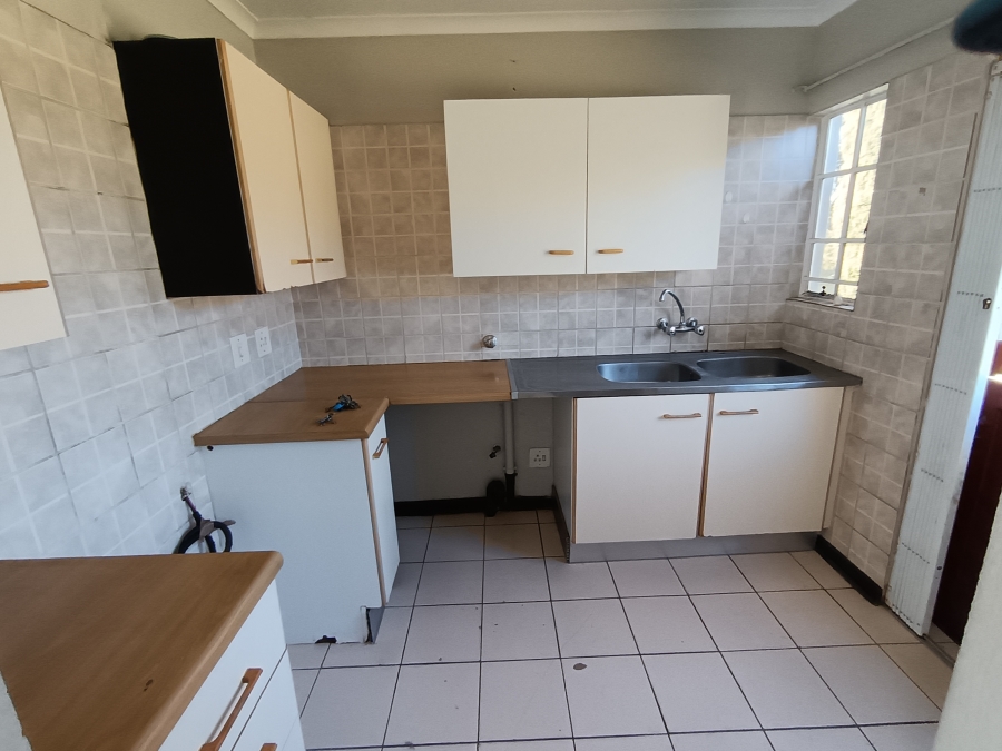 To Let 5 Bedroom Property for Rent in Van Riebeeck Park Gauteng