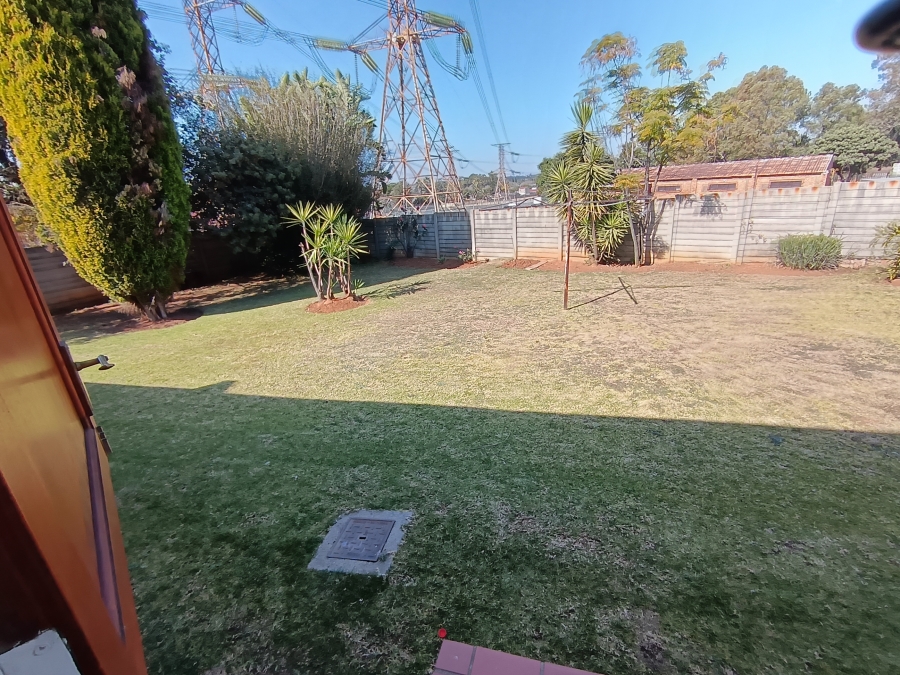 To Let 5 Bedroom Property for Rent in Van Riebeeck Park Gauteng