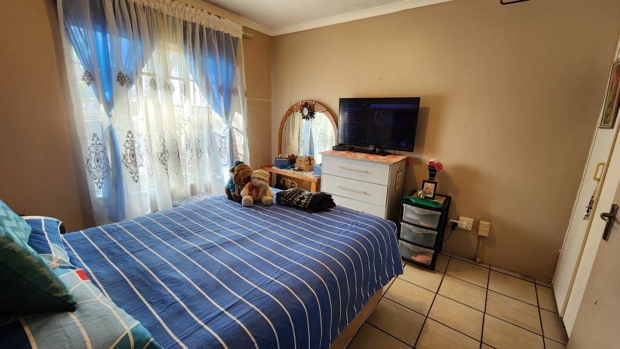 11 Bedroom Property for Sale in Noycedale Gauteng