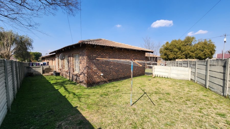 11 Bedroom Property for Sale in Noycedale Gauteng
