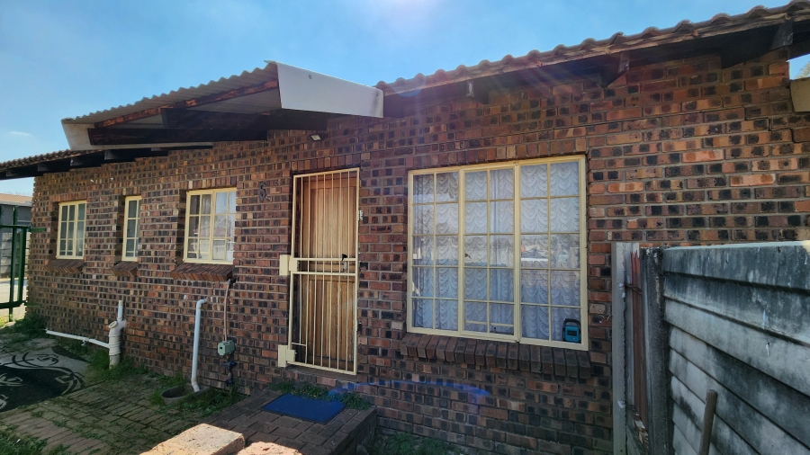 11 Bedroom Property for Sale in Noycedale Gauteng