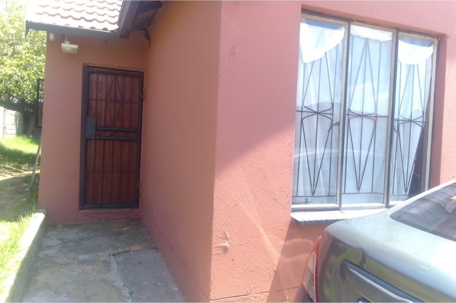 To Let 2 Bedroom Property for Rent in Norkem Park Gauteng