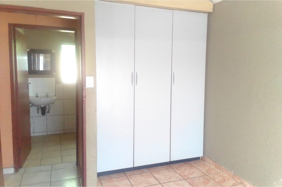 To Let 2 Bedroom Property for Rent in Norkem Park Gauteng
