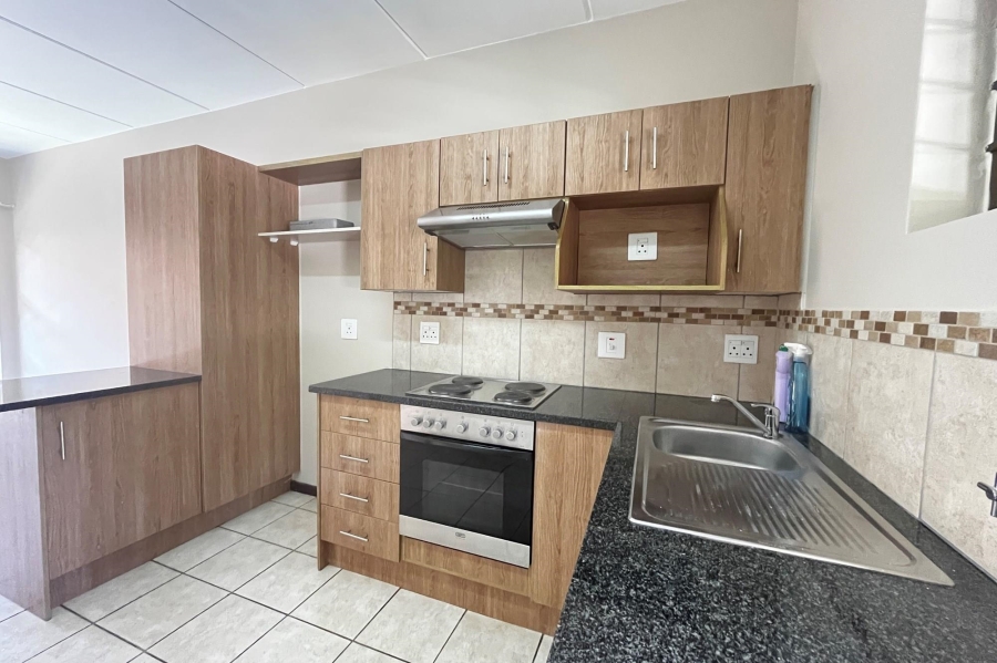 1 Bedroom Property for Sale in Olivedale Gauteng