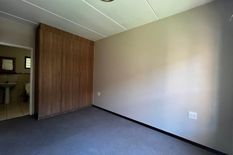 1 Bedroom Property for Sale in Olivedale Gauteng