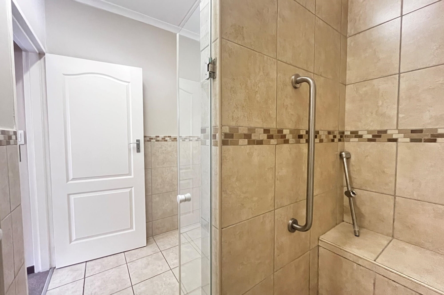 1 Bedroom Property for Sale in Olivedale Gauteng