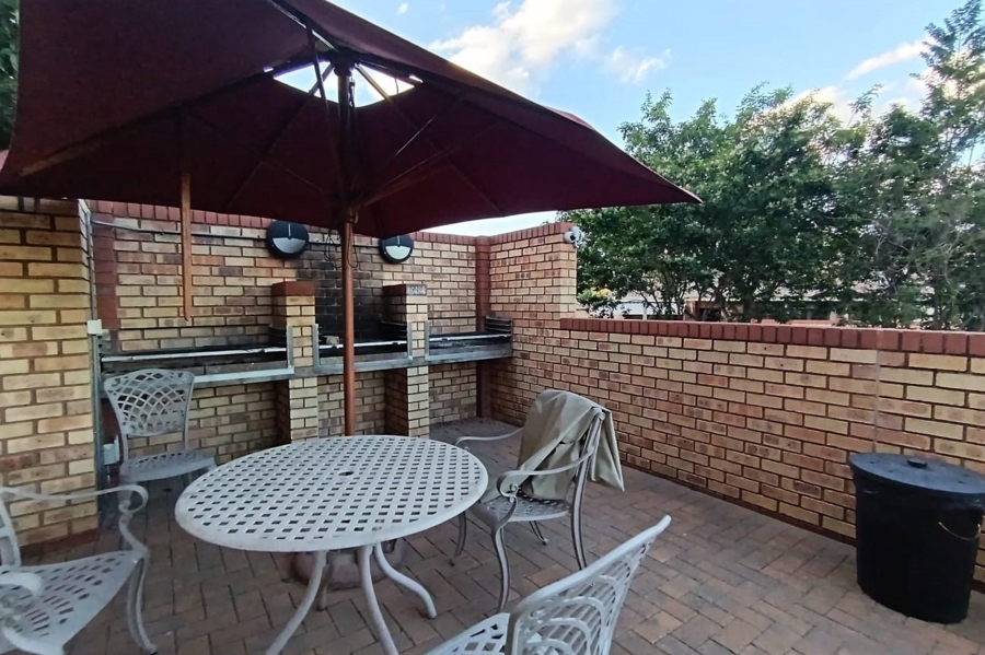 1 Bedroom Property for Sale in Olivedale Gauteng