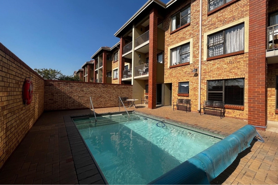1 Bedroom Property for Sale in Olivedale Gauteng