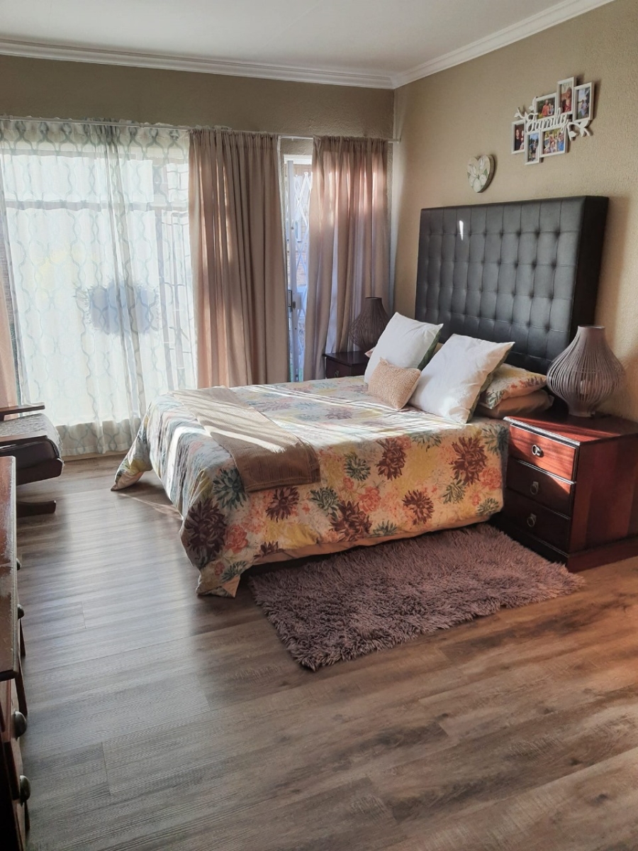 3 Bedroom Property for Sale in Vanderbijlpark SW 5 Gauteng