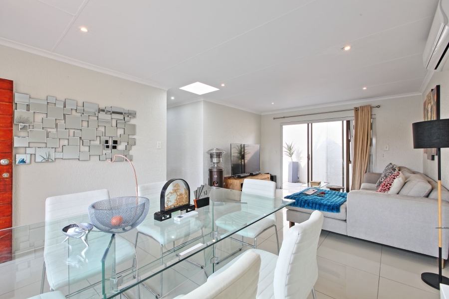 2 Bedroom Property for Sale in Morningside Manor Gauteng