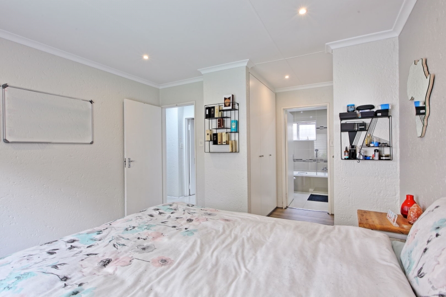 2 Bedroom Property for Sale in Morningside Manor Gauteng