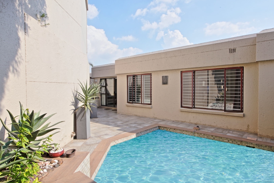 2 Bedroom Property for Sale in Morningside Manor Gauteng