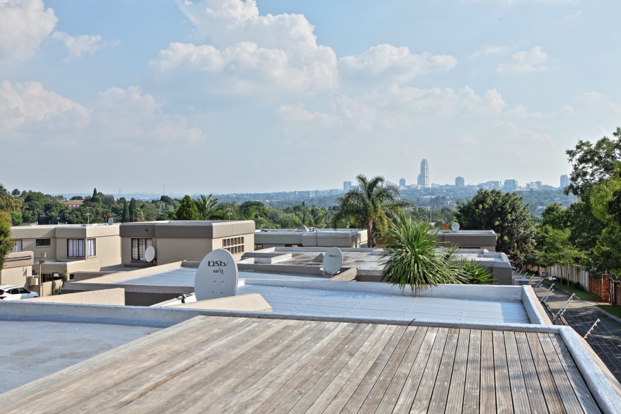 2 Bedroom Property for Sale in Morningside Manor Gauteng