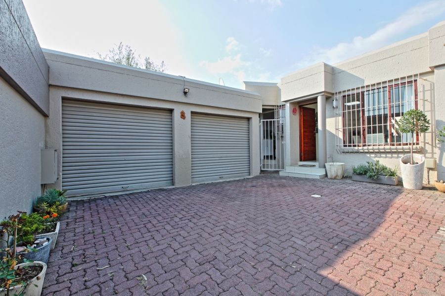 2 Bedroom Property for Sale in Morningside Manor Gauteng
