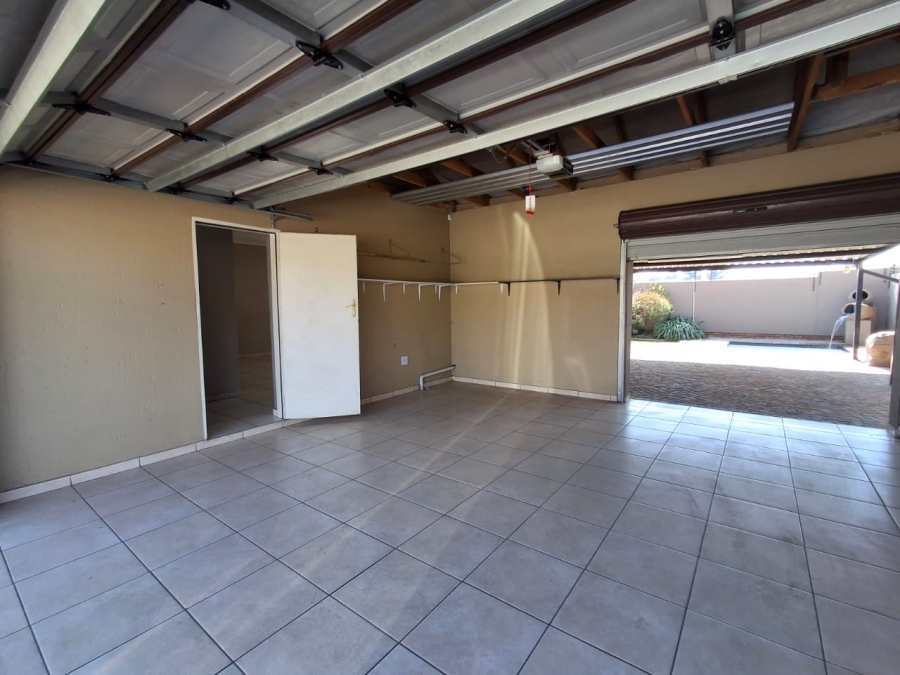 3 Bedroom Property for Sale in Kenleaf Gauteng