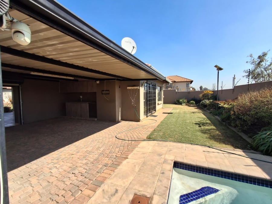3 Bedroom Property for Sale in Kenleaf Gauteng