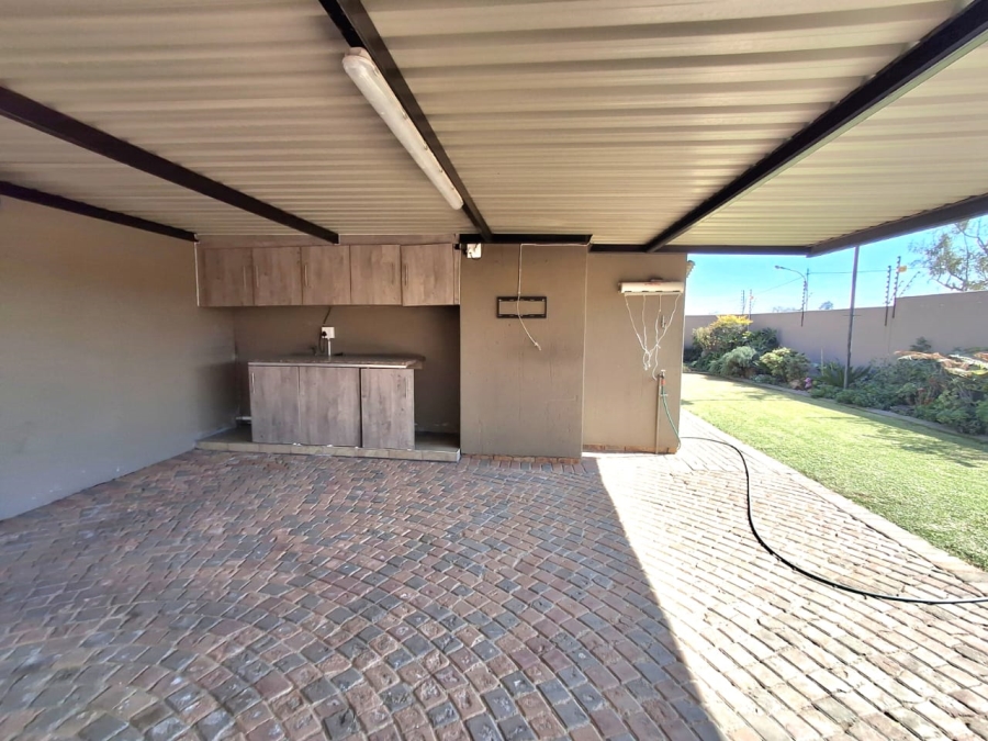 3 Bedroom Property for Sale in Kenleaf Gauteng