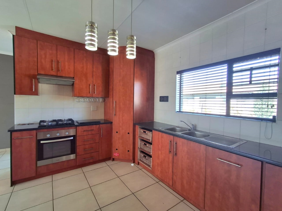 3 Bedroom Property for Sale in Kenleaf Gauteng
