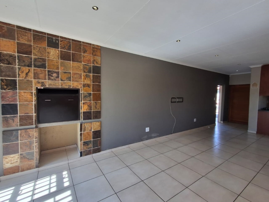 3 Bedroom Property for Sale in Kenleaf Gauteng