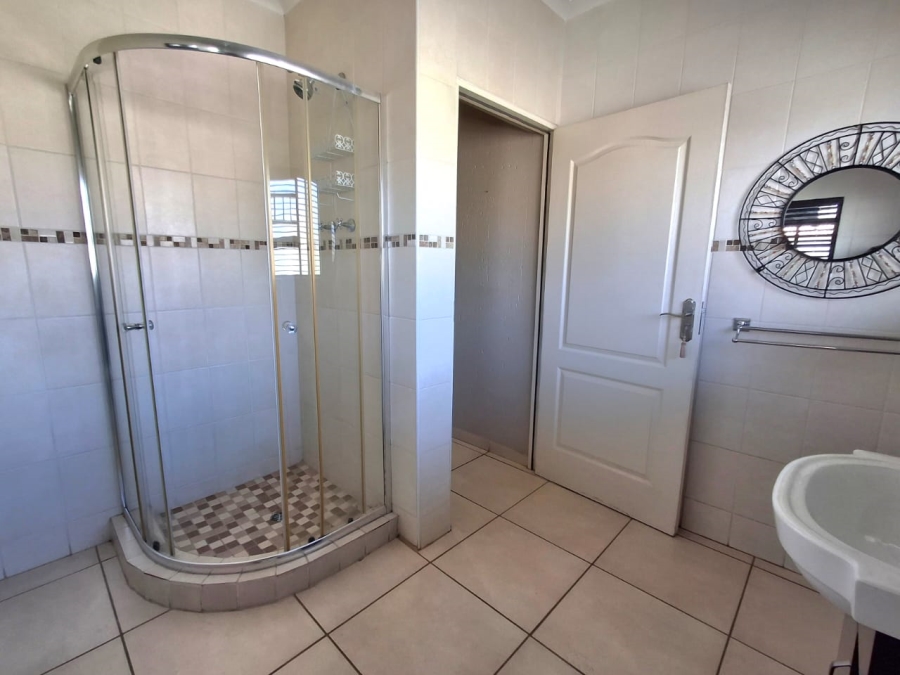3 Bedroom Property for Sale in Kenleaf Gauteng