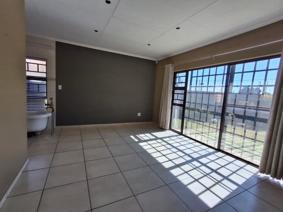 3 Bedroom Property for Sale in Kenleaf Gauteng