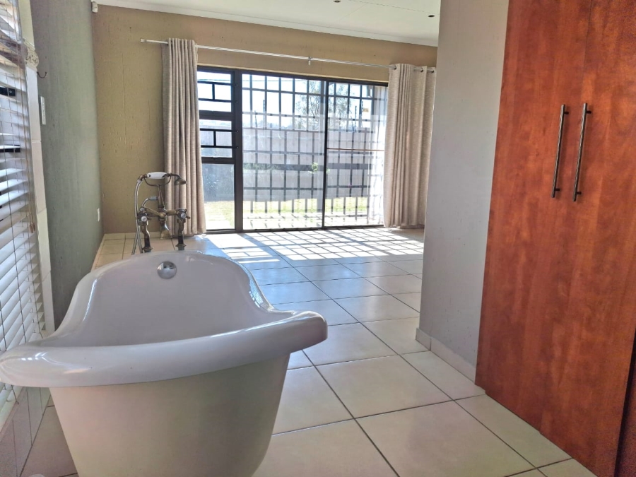3 Bedroom Property for Sale in Kenleaf Gauteng