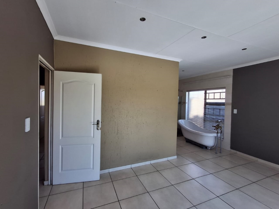 3 Bedroom Property for Sale in Kenleaf Gauteng