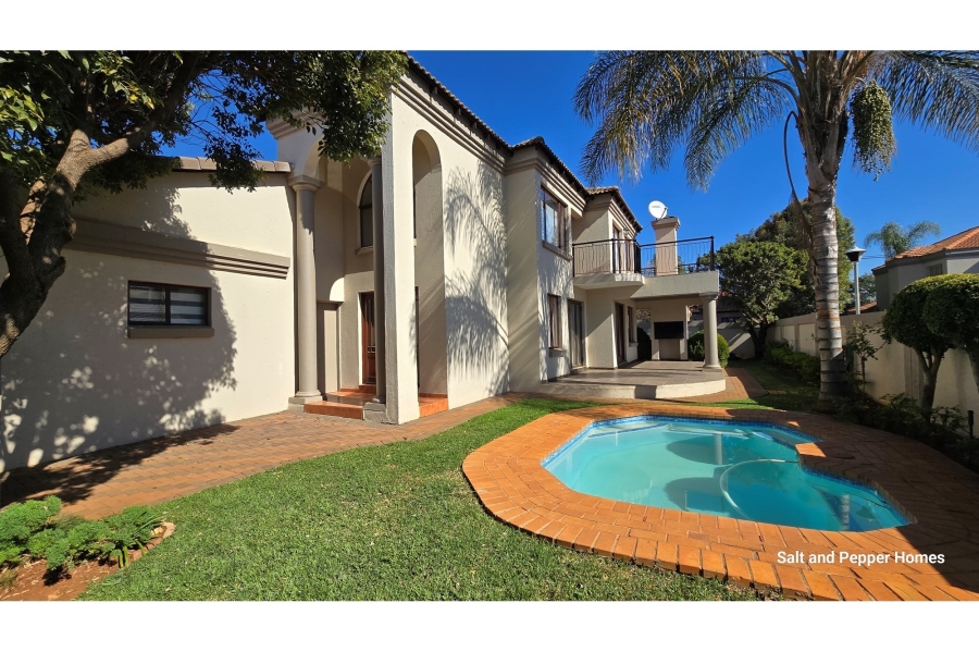 To Let 4 Bedroom Property for Rent in Bougainvillea Estate Gauteng