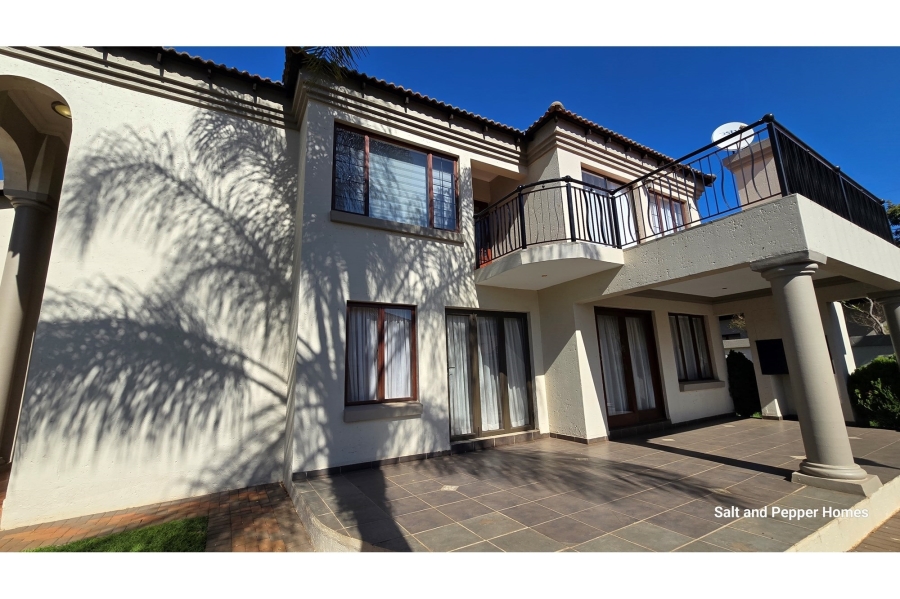 To Let 4 Bedroom Property for Rent in Bougainvillea Estate Gauteng