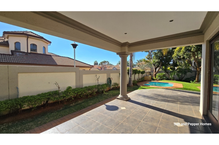To Let 4 Bedroom Property for Rent in Bougainvillea Estate Gauteng