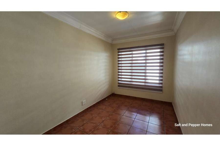 To Let 4 Bedroom Property for Rent in Bougainvillea Estate Gauteng