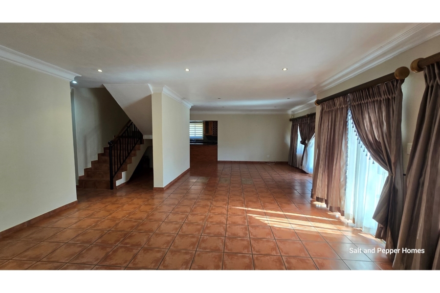 To Let 4 Bedroom Property for Rent in Bougainvillea Estate Gauteng