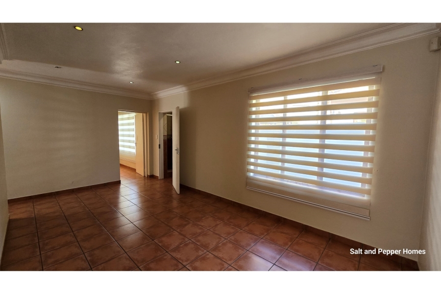 To Let 4 Bedroom Property for Rent in Bougainvillea Estate Gauteng