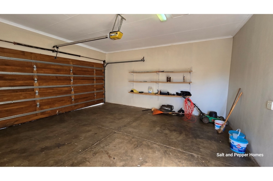 To Let 4 Bedroom Property for Rent in Bougainvillea Estate Gauteng