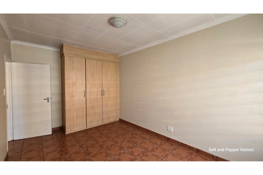 To Let 4 Bedroom Property for Rent in Bougainvillea Estate Gauteng