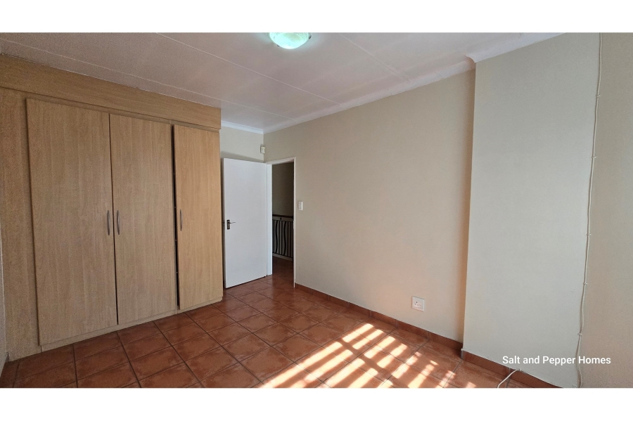To Let 4 Bedroom Property for Rent in Bougainvillea Estate Gauteng