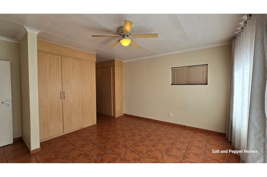 To Let 4 Bedroom Property for Rent in Bougainvillea Estate Gauteng