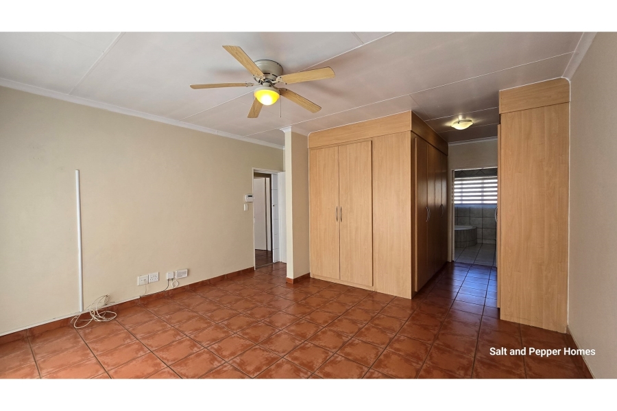 To Let 4 Bedroom Property for Rent in Bougainvillea Estate Gauteng