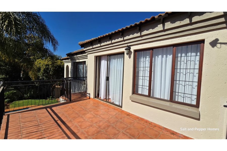 To Let 4 Bedroom Property for Rent in Bougainvillea Estate Gauteng