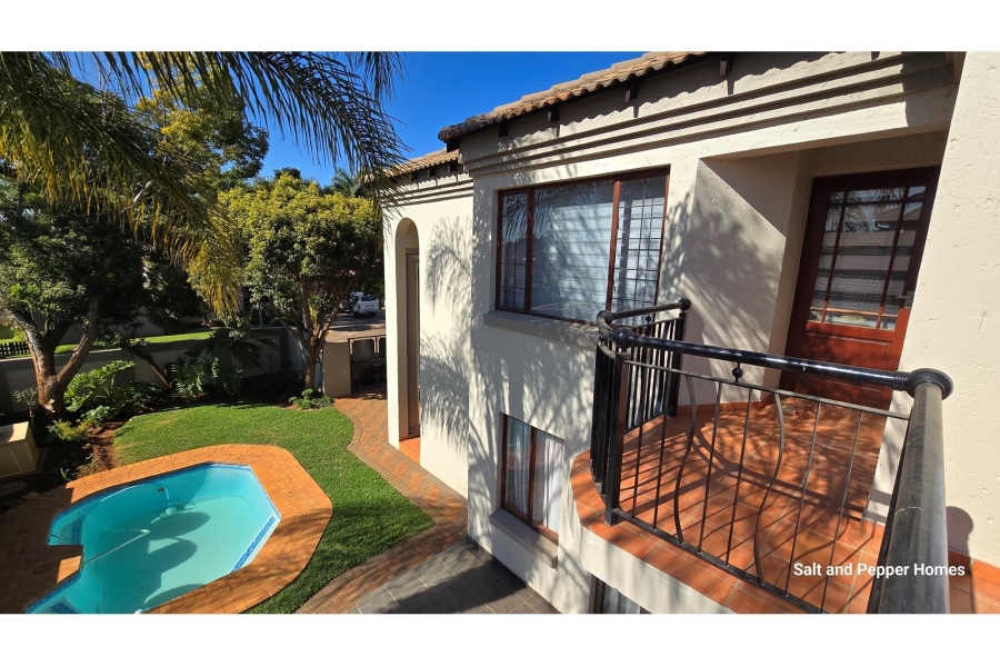 To Let 4 Bedroom Property for Rent in Bougainvillea Estate Gauteng