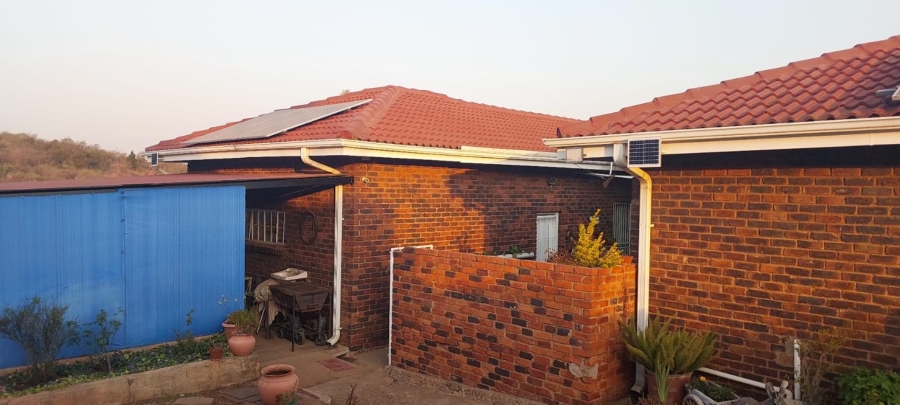 5 Bedroom Property for Sale in Tiegerpoort Gauteng